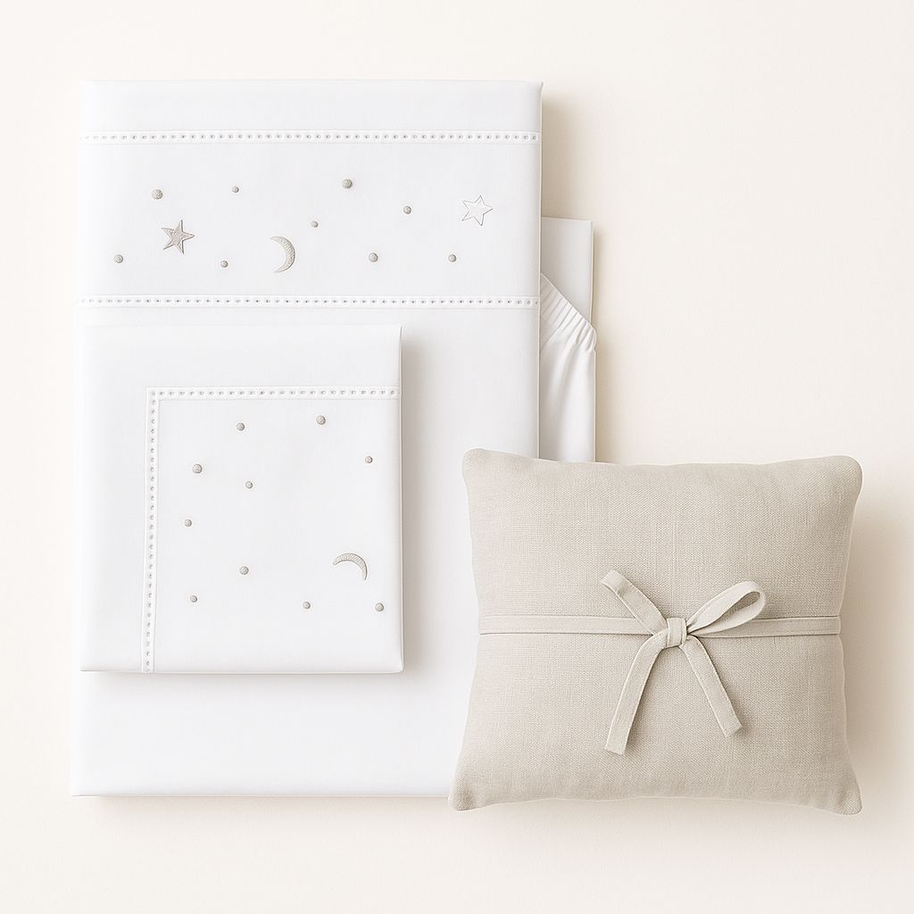 Pack Regalo Baby Shower (Sabana Estrella + Cubre Plumon Lino Gris) COLECHO